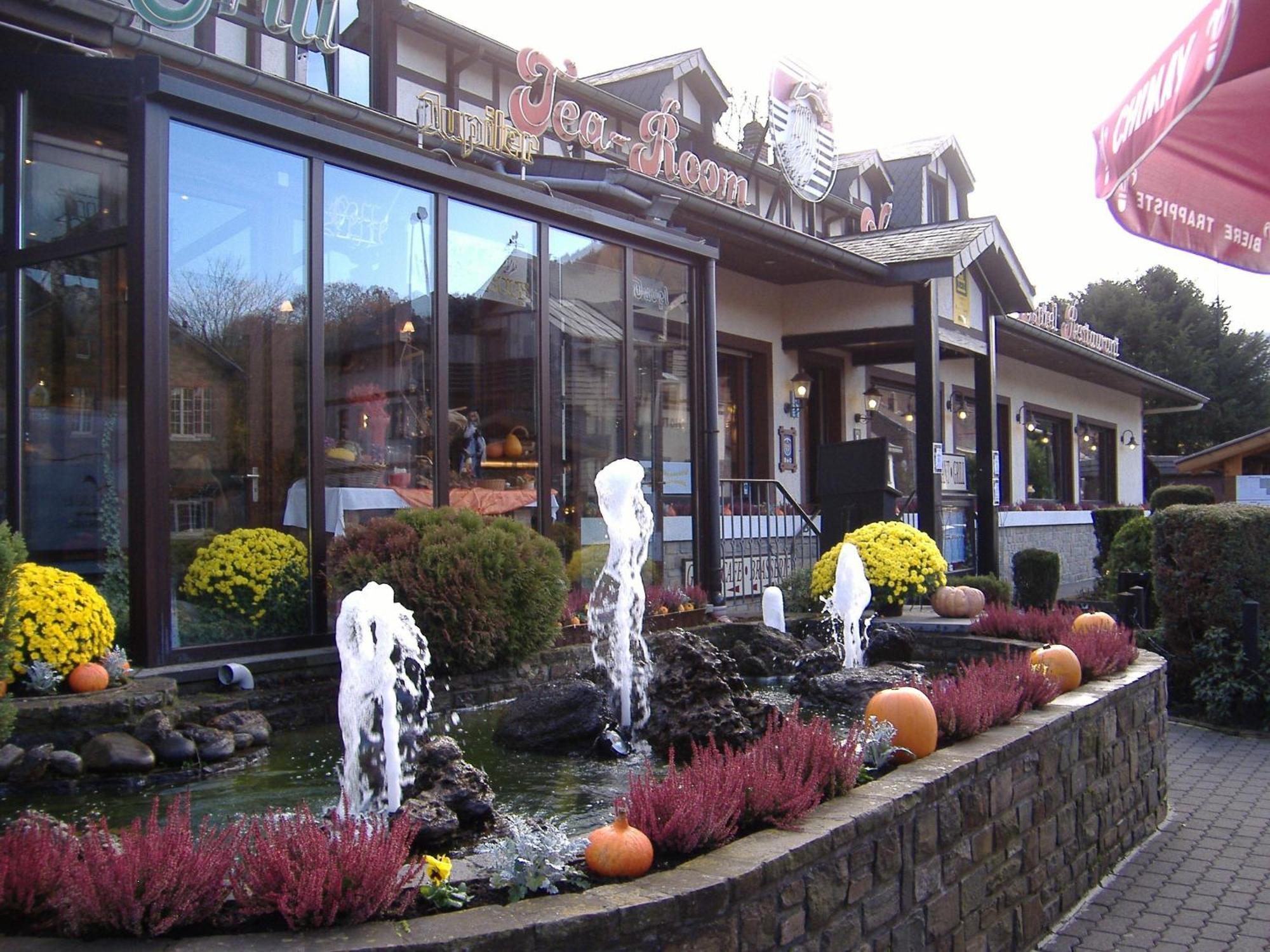 Val De La Cascade Hotel